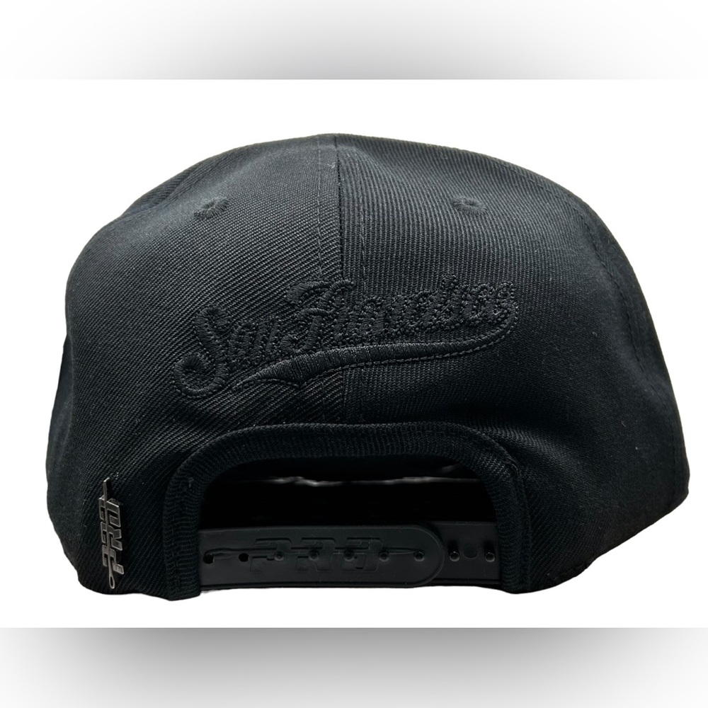 NEW San Francisco Giants PRO STANDARD SnapBack Hat Triple Black Flat Brim Cap - Picture 4 of 8